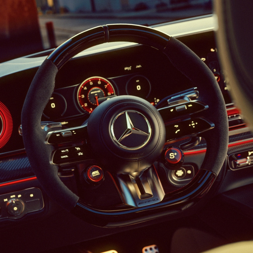 Das AMG-Lenkrad mit mehreren Funktionen im Mercedes-AMG GLE 63 S Coupé.
