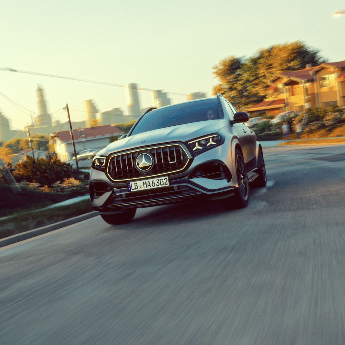 Die neue Frontpartie mit glänzendem Kühlergrill des GLE 63 von Mercedes-AMG.