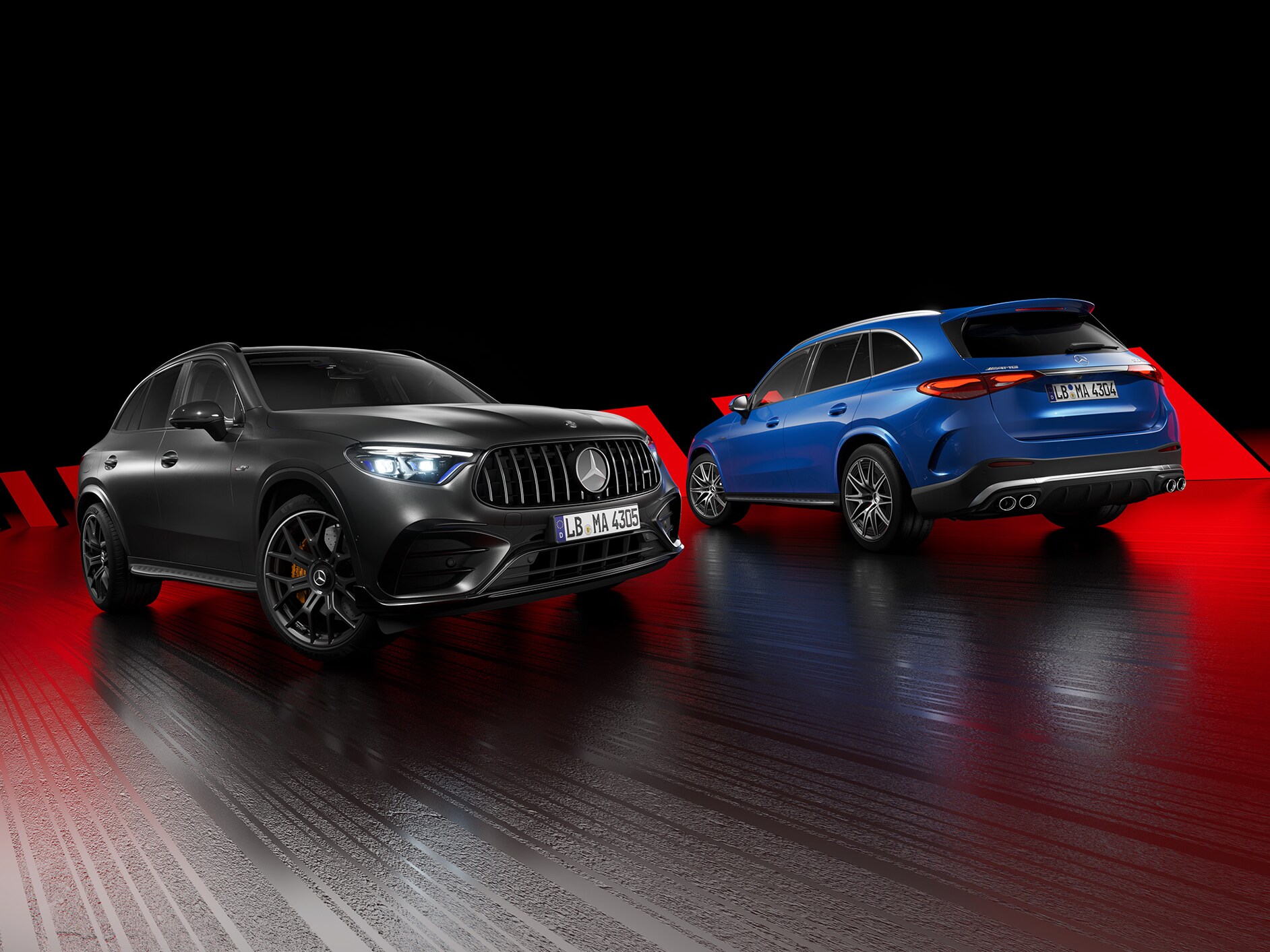 Ein Mercedes-AMG Fahrzeug in einer Heckansicht.