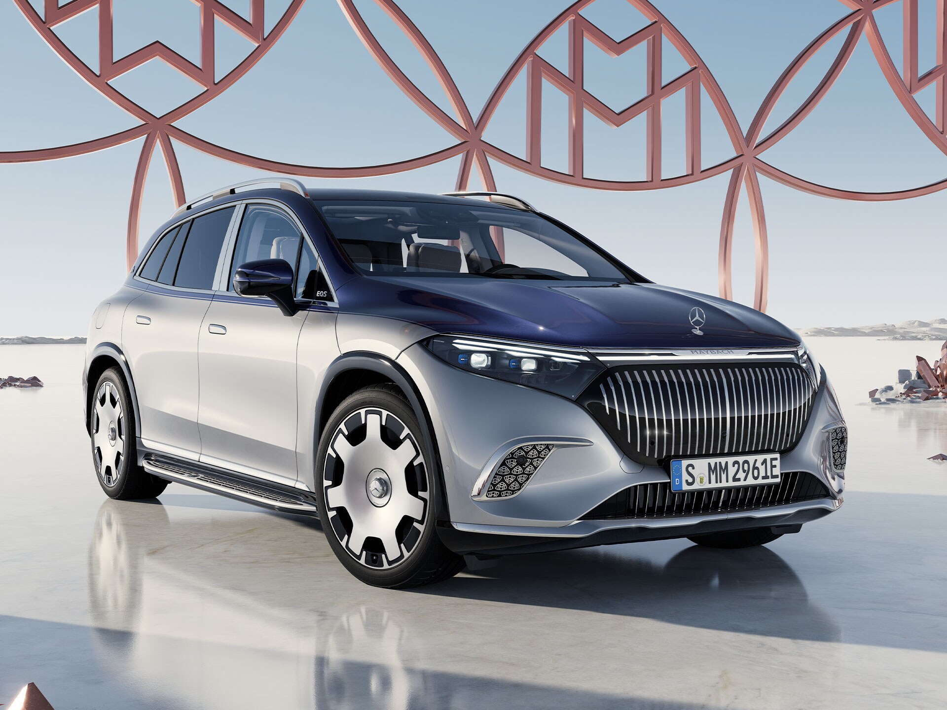 Der Mercedes-Maybach EQS SUV in einer Frontansicht.