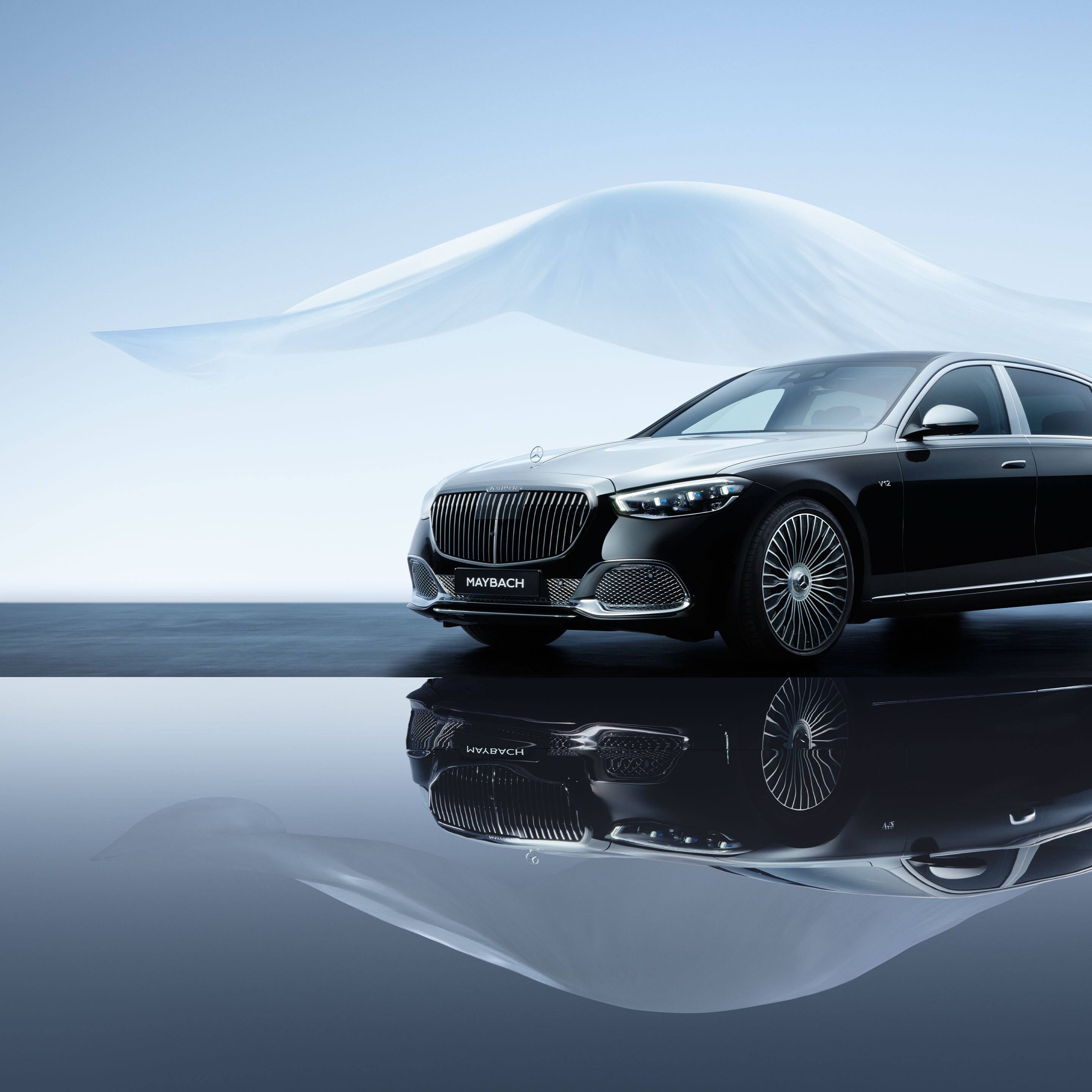 Die Mercedes-Maybach S-Klasse in einer seitlichen Ansicht.