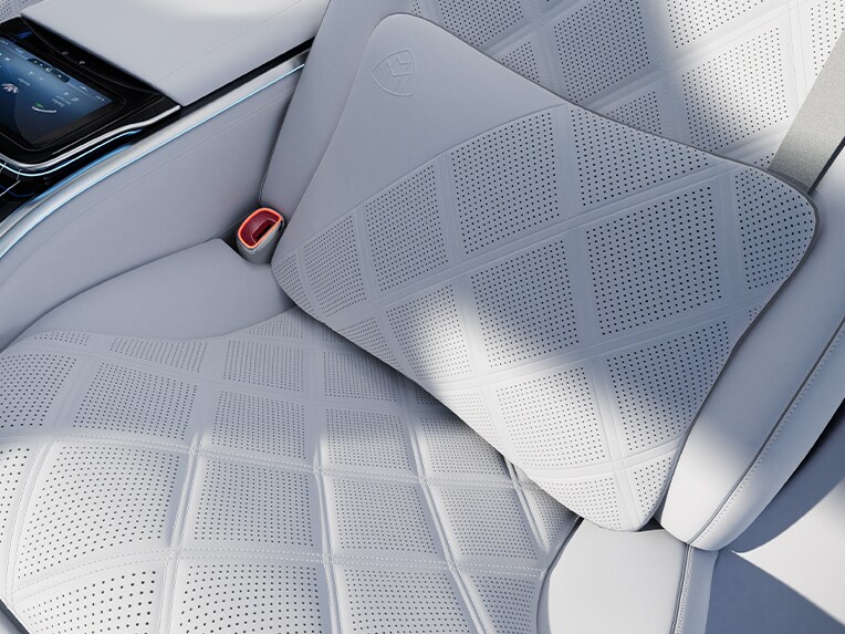 Ein Sitz des Mercedes-Maybach EQS SUV mit nachhaltigem Leder.