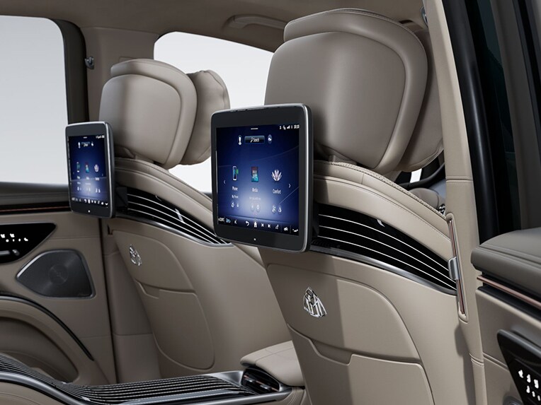 Das Zierelemente-Paket Exklusiv im Innenraum des luxuriösen Mercedes-Maybach EQS SUV.