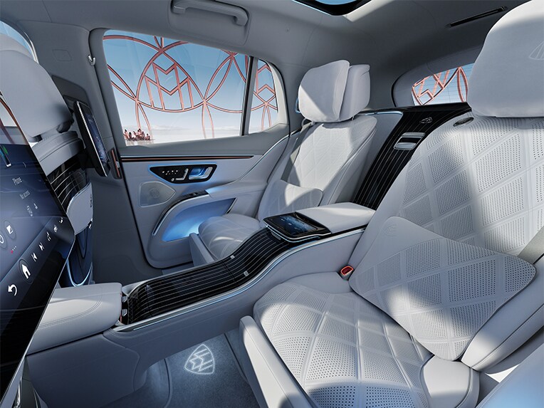Der Innenraum des luxuriösen Mercedes-Maybach EQS SUV mit nachhaltig verarbeitetem Leder.