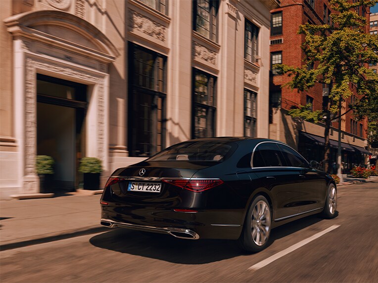 Frontansicht der Mercedes-Benz S-Klasse Limousine Lang.