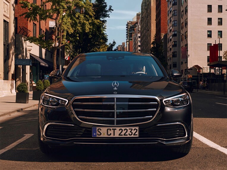 Frontansicht der Mercedes-Benz S-Klasse Limousine Lang.