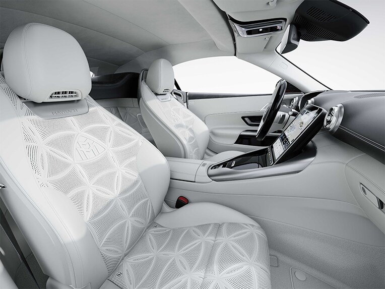 Die Multikontursitze für Fahrer und Beifahrer im Mercedes-Maybach SL 680.