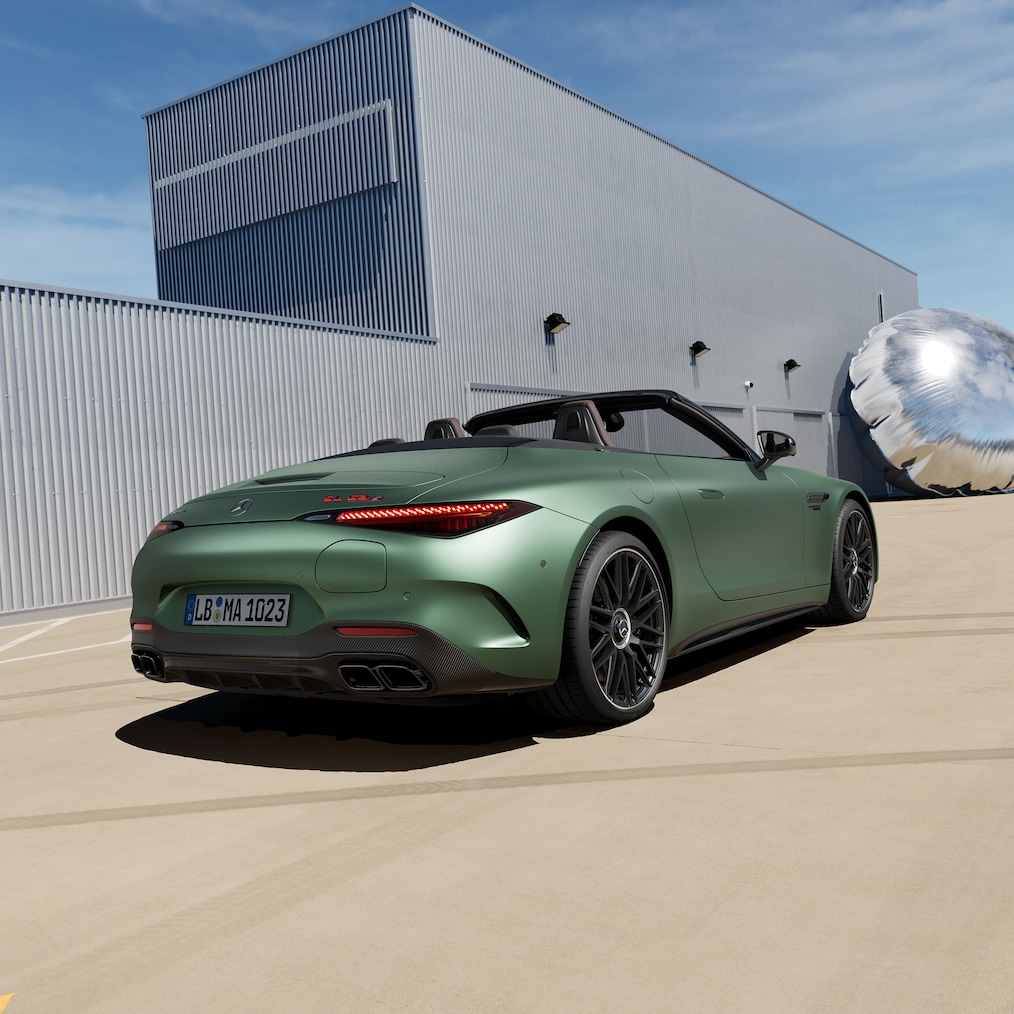 Mercedes-AMG SL 63 S E PERFORMANCE mit offenem Verdeck, von oben gesehen, oder Darstellung der AMG Hinterachslenkung.