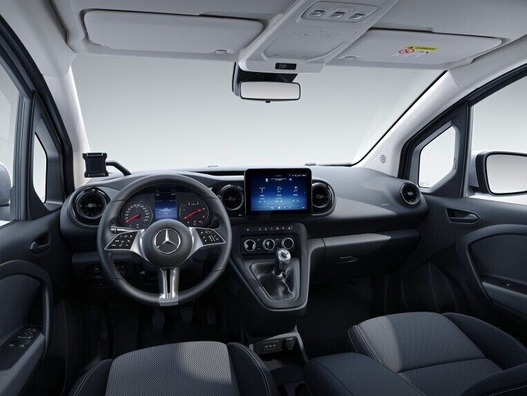 Das Cockpit der T-Klasse in Serienausstattung.