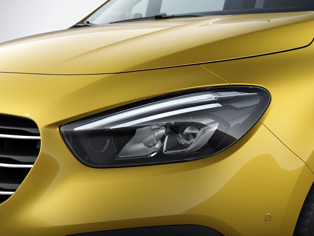 Die Abbildung zeigt eine Nahaufnahme der LED High Performance-Scheinwerfer.