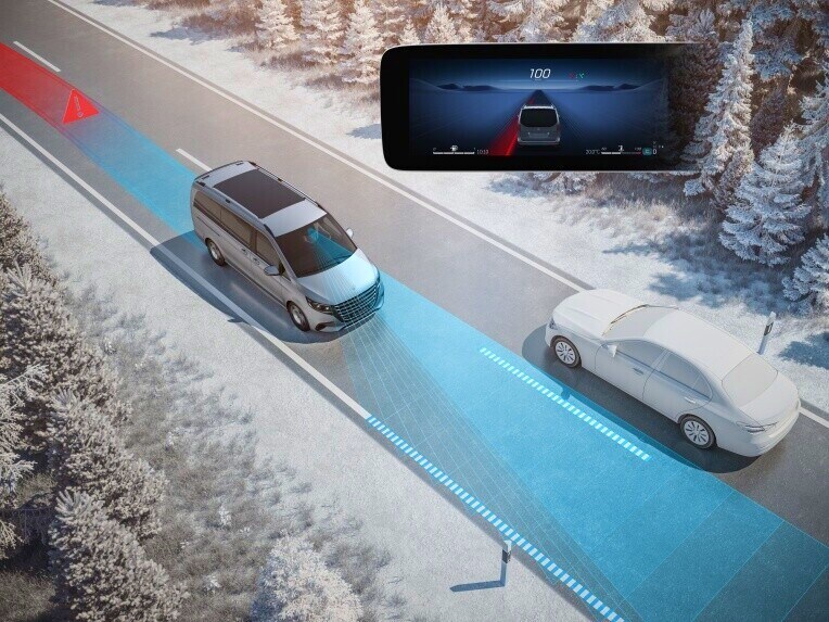 Der Aktive Spurhalte-Assistent überwacht den Bereich vor Ihrem Fahrzeug und kann Sie vor einem ungewollten Verlassen Ihrer Fahrspur schützen.