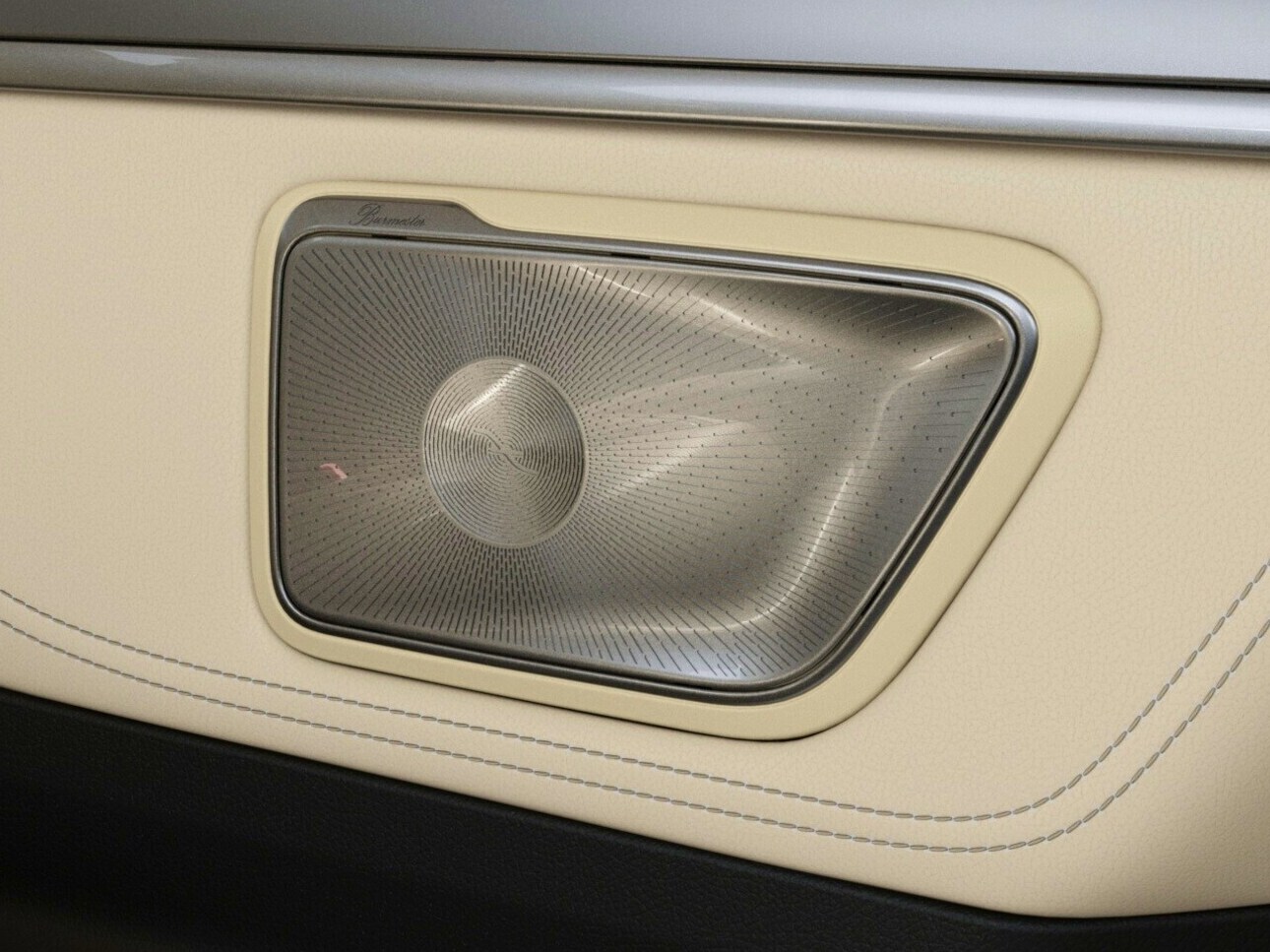Das Burmester® Surround-Soundsystem in der Mercedes-Benz V-Klasse.