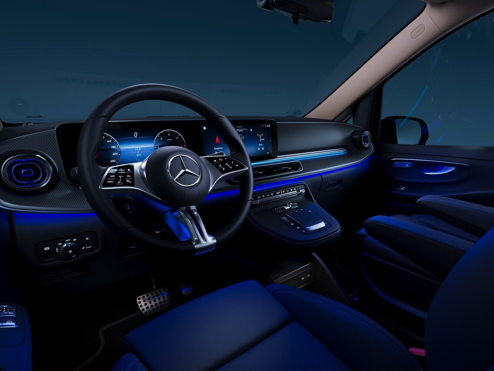 Ambientebeleuchtung 64 Farben Cockpit + Fond in der Mercedes-Benz V-Klasse.
