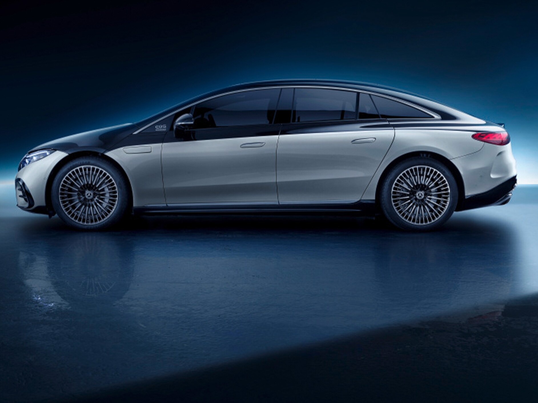 Seitenansicht des EQS von Mercedes-EQ