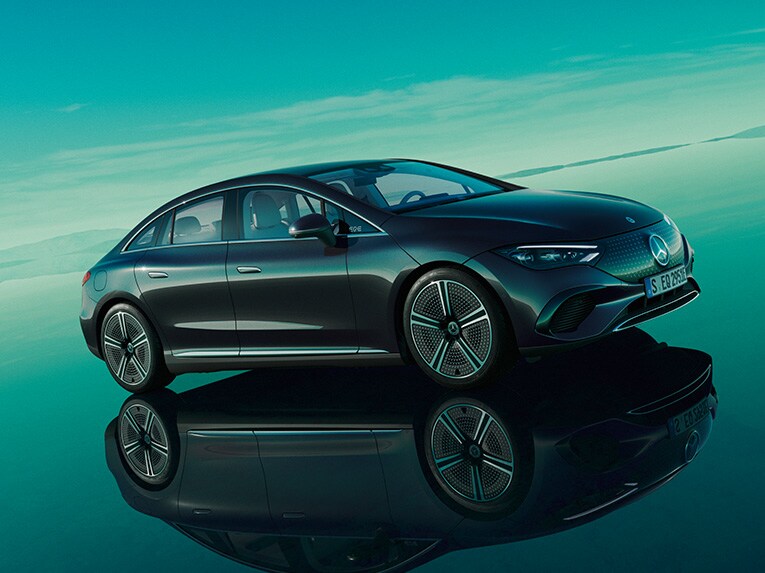 Seitenansicht vom EQE von Mercedes-EQ