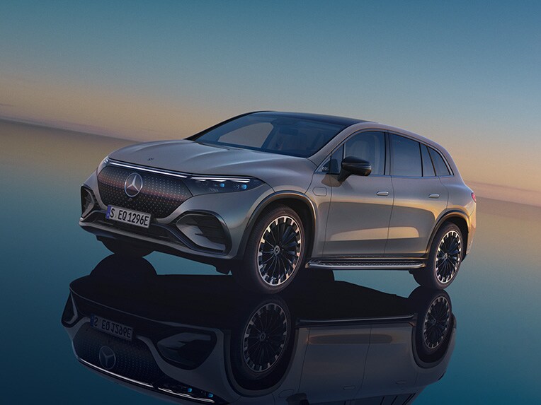 Das Bild zeigt den EQS SUV von Mercedes-EQ.