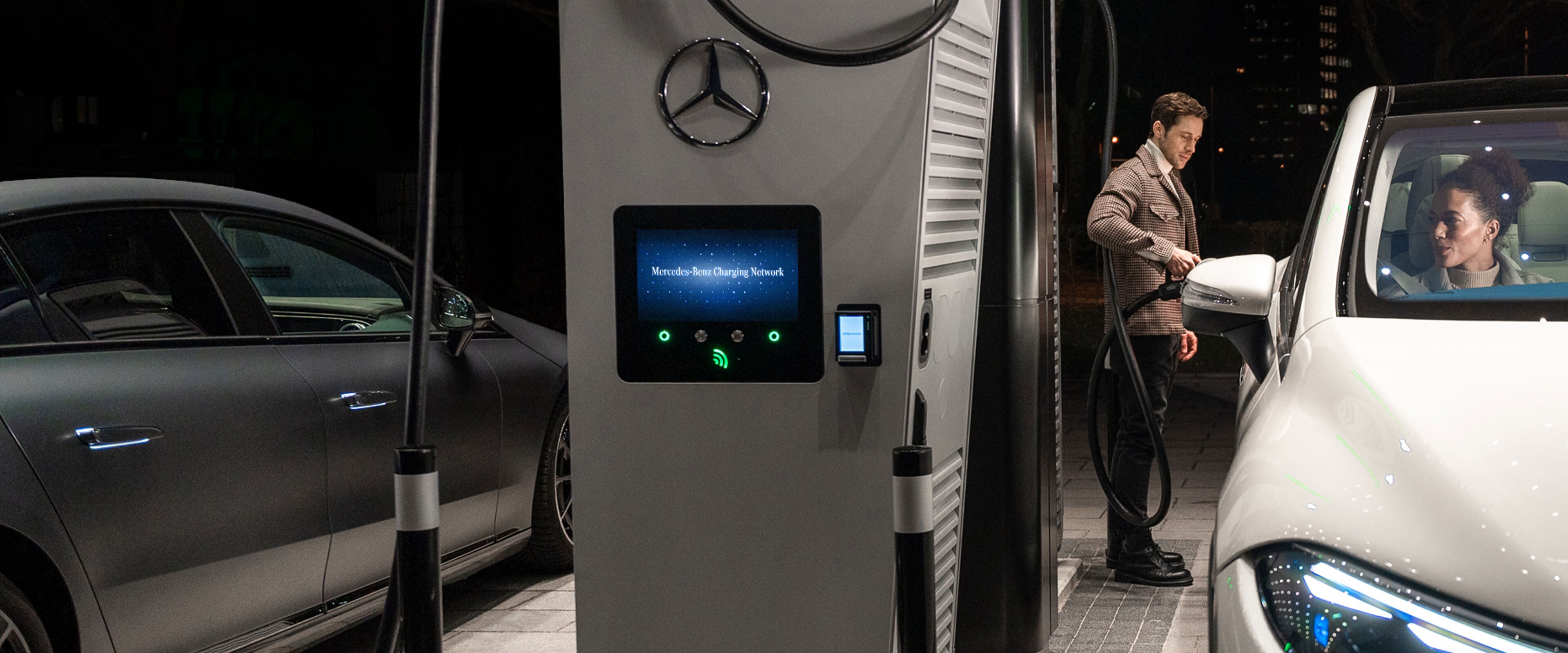 Laden unterwegs mit MB.CHARGE Public (vormals Mercedes me Charge) erhalten Sie Zugang zu einem der größten Ladenetzwerke.