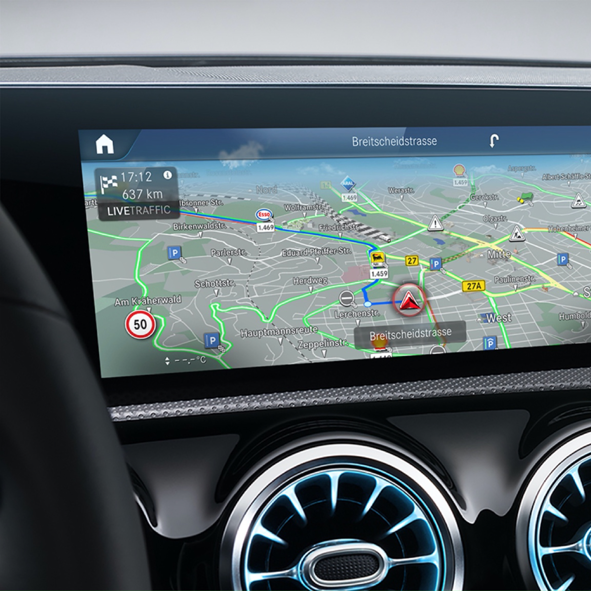 Car-to-X Communication | Navigation | Mercedes-Benz. Auf dem Display des MBUX Multimediasystems wird per Digitalem Extra Live Traffic Information die für den Fahrer beste Route angezeigt.