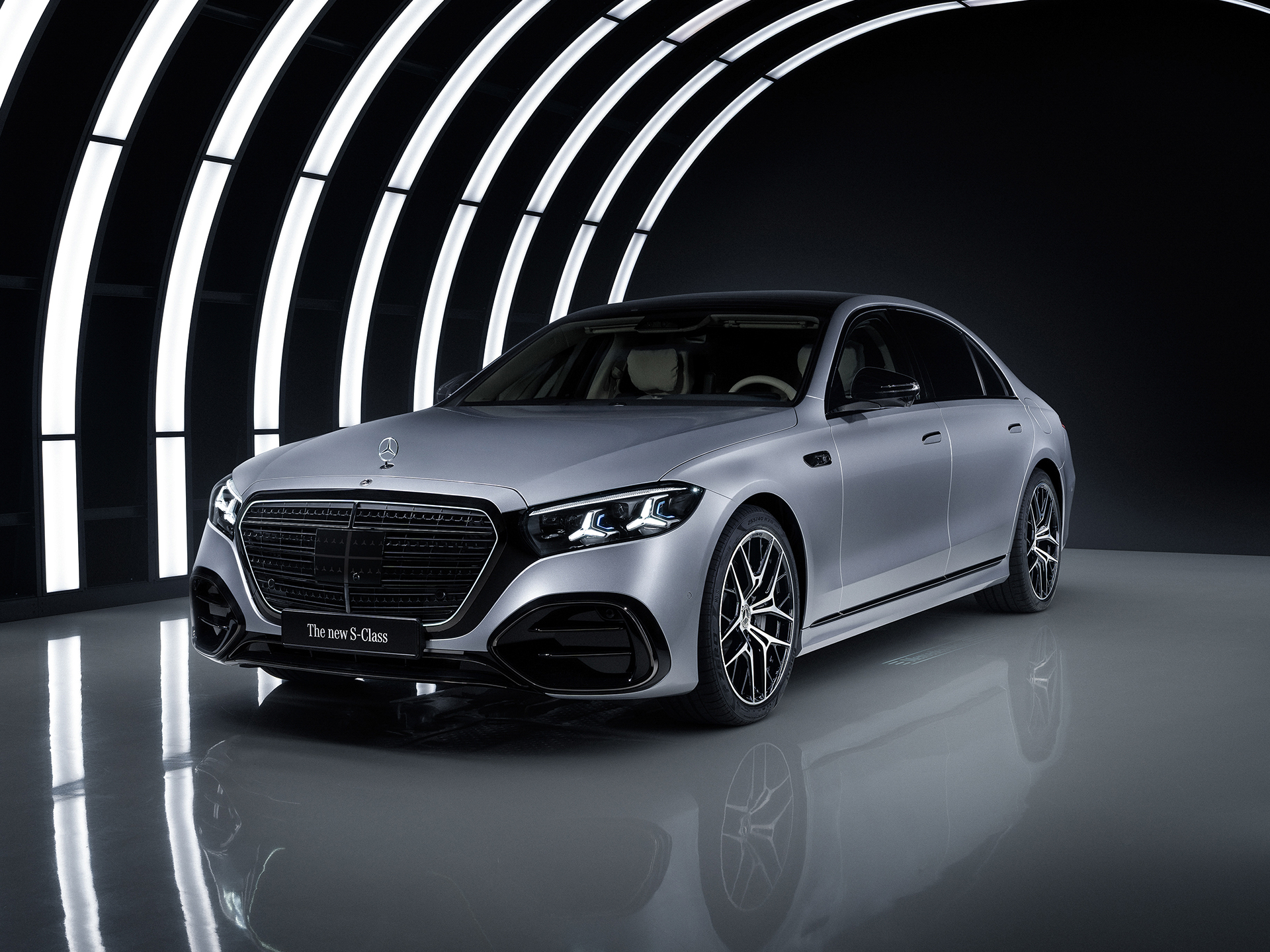 Technik | Antriebstechniken | Mercedes-Benz Ein Bild, das die Technologie hinter den Antriebssträngen von Mercedes-Benz zeigt.