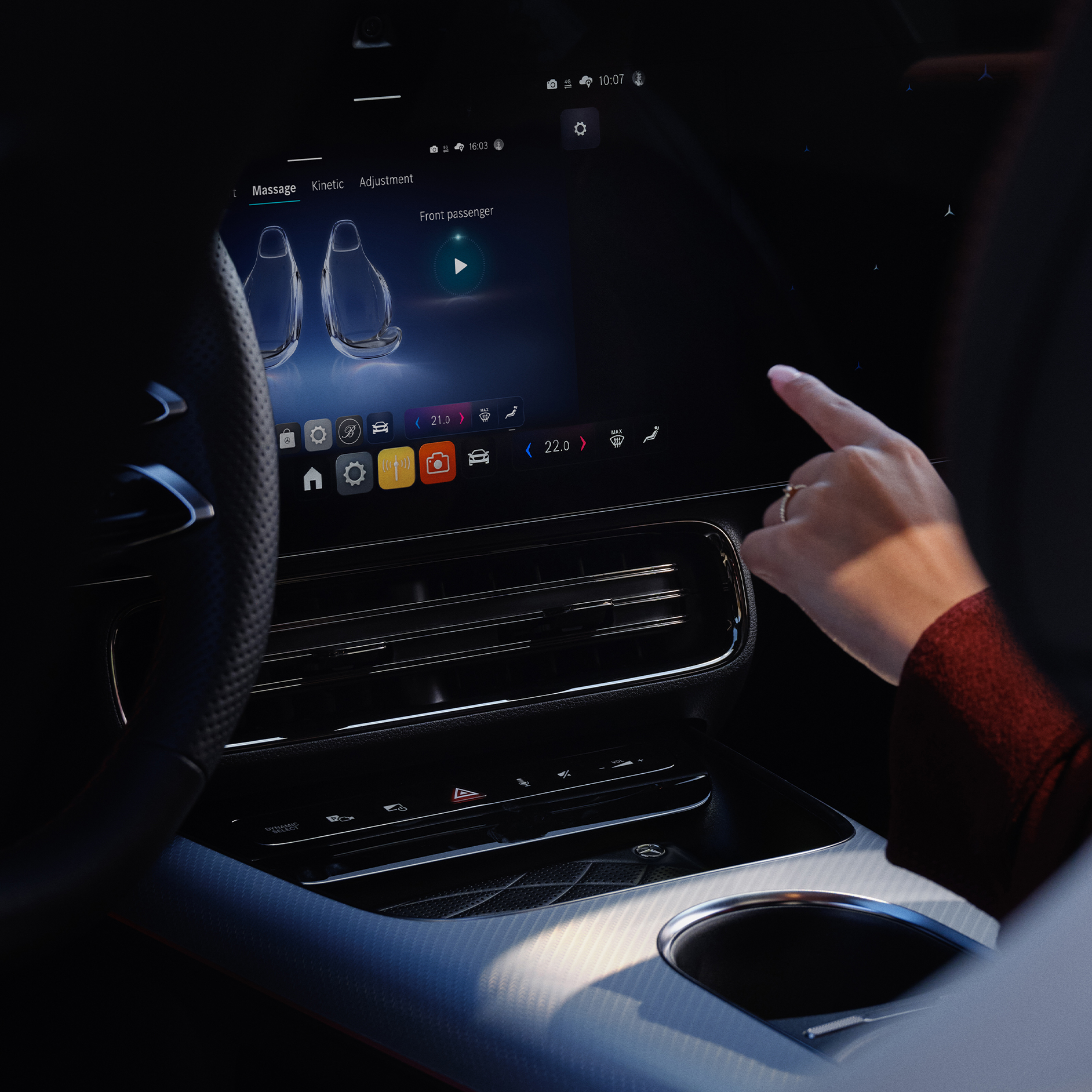 Personalisierung | MBUX Multimediasystem | Mercedes-Benz Das MBUX Multimediasystem zeigt die Personalisierungsmöglichkeiten in einem Mercedes-Benz Fahrzeug an.