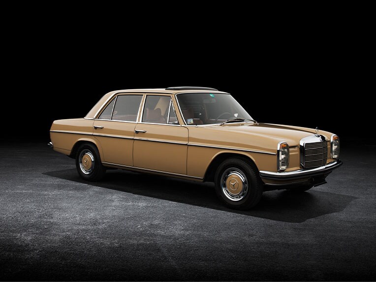 Mercedes-Benz "Strich-Acht" (W 115).