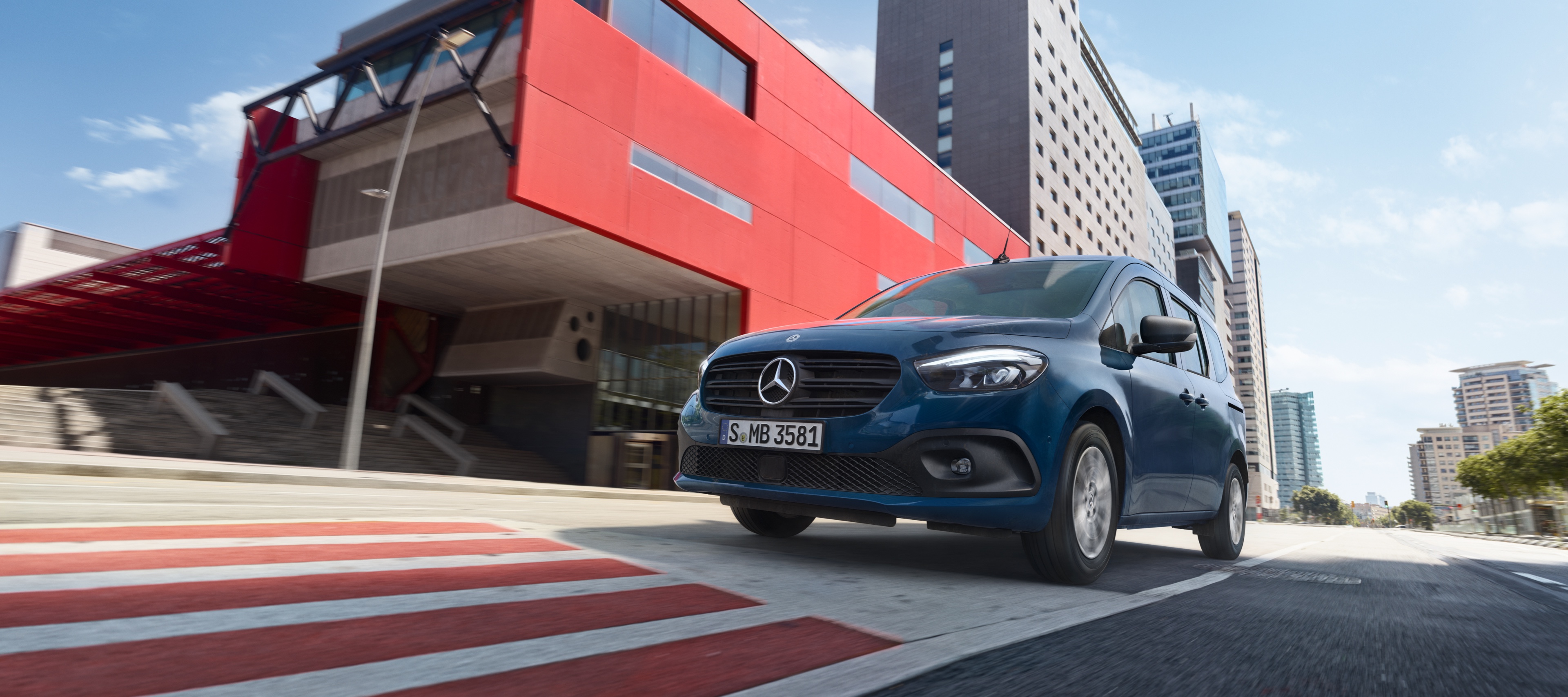 Citan Tourer | Mercedes-Benz Transporter. Der Mercedes-Benz Citan Tourer bei der Personenbeförderung.