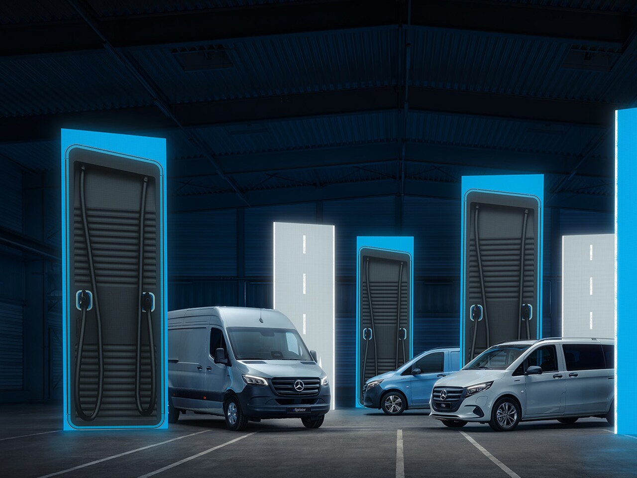 Elektrotransporter von Mercedes-Benz mit intelligenten Ladelösungen in einer grafischen Logistikumgebung.