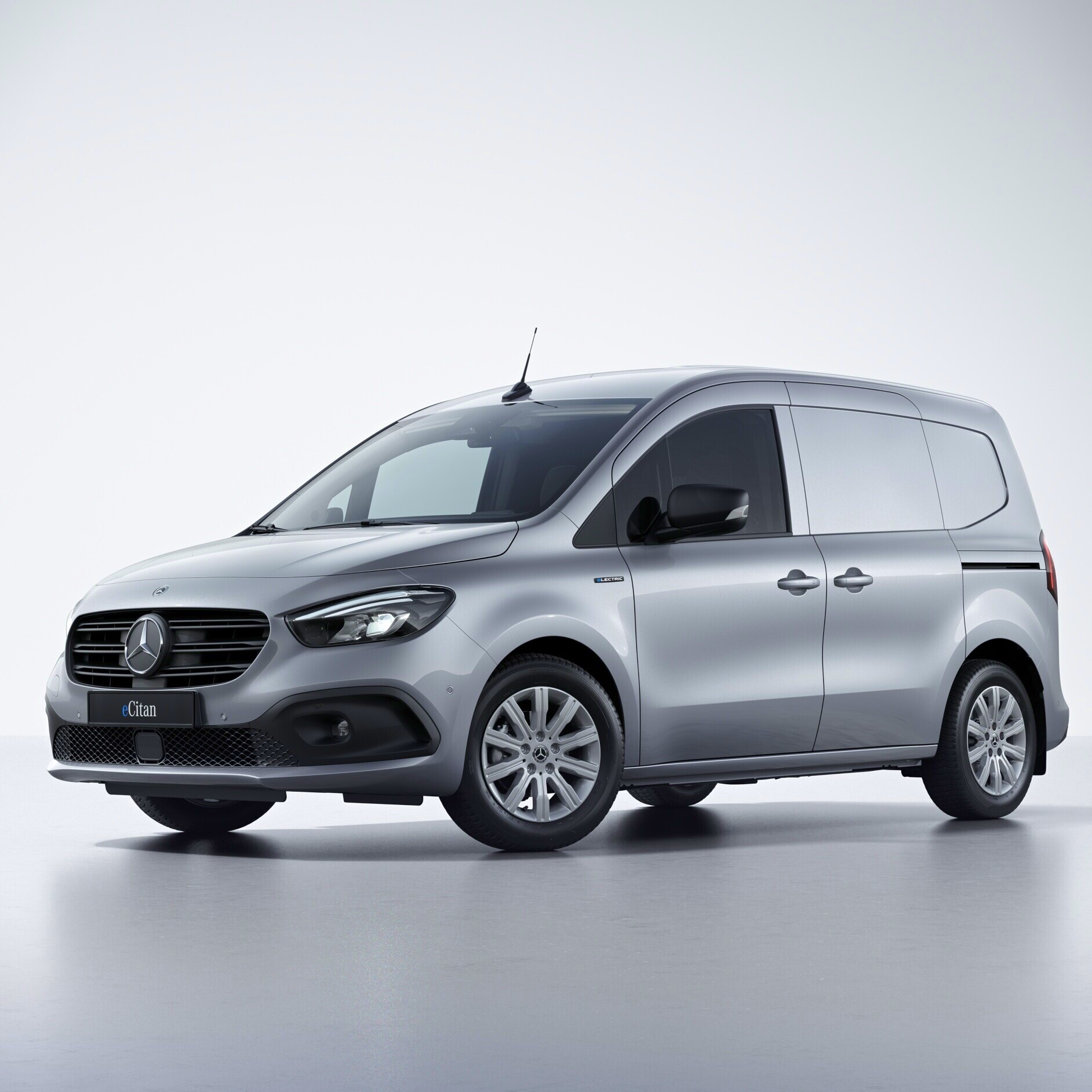 Digitale Extras | eCitan Kastenwagen | Mercedes-Benz Intelligente Konnektivität dank Digitaler Extras im Mercedes-Benz eCitan Kastenwagen.