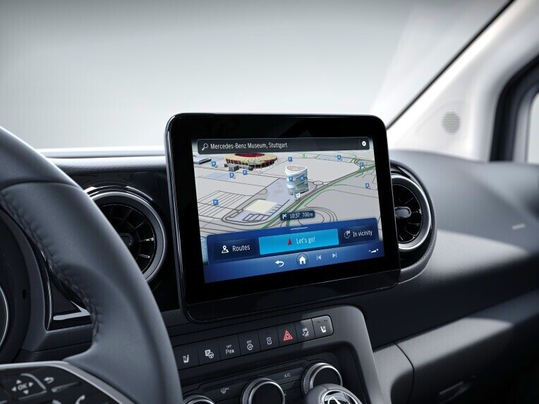 Die Navigation im MBUX Multimediasystem des Mercedes-Benz eCitan Kastenwagen.