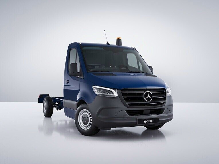 Das Mercedes-Benz Sprinter Fahrgestell mit verstärkter Schlechtwegausführung.