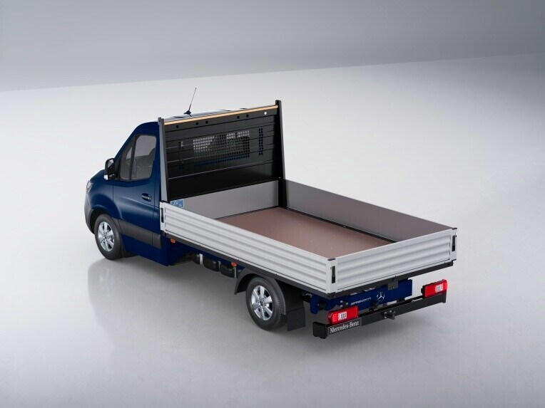 Das Mercedes-Benz Sprinter Pritschenfahrzeug.