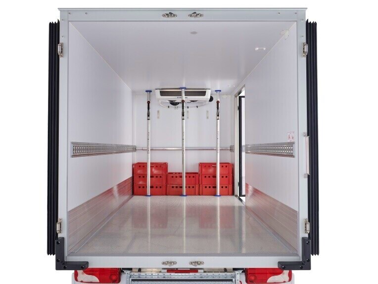 Der Kühlkoffer von Kiesling macht den Sprinter zum Spezialtransporter für Tiefkühl- und Frischprodukte.