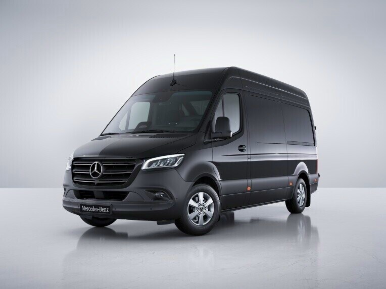 Der Mercedes-Benz Sprinter Kastenwagen mit verstärkter Schlechtwegausführung.