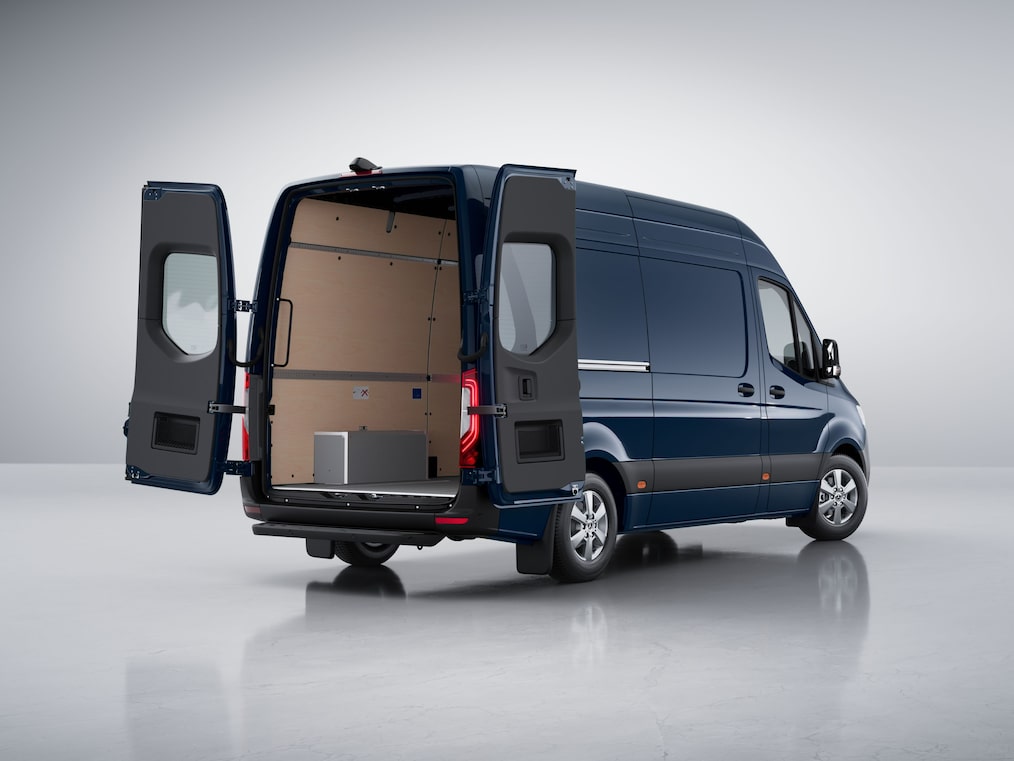 Die Ausstattungslinie SELECT eines dunkelblauen Mercedes-Benz Sprinter Kastenwagens.