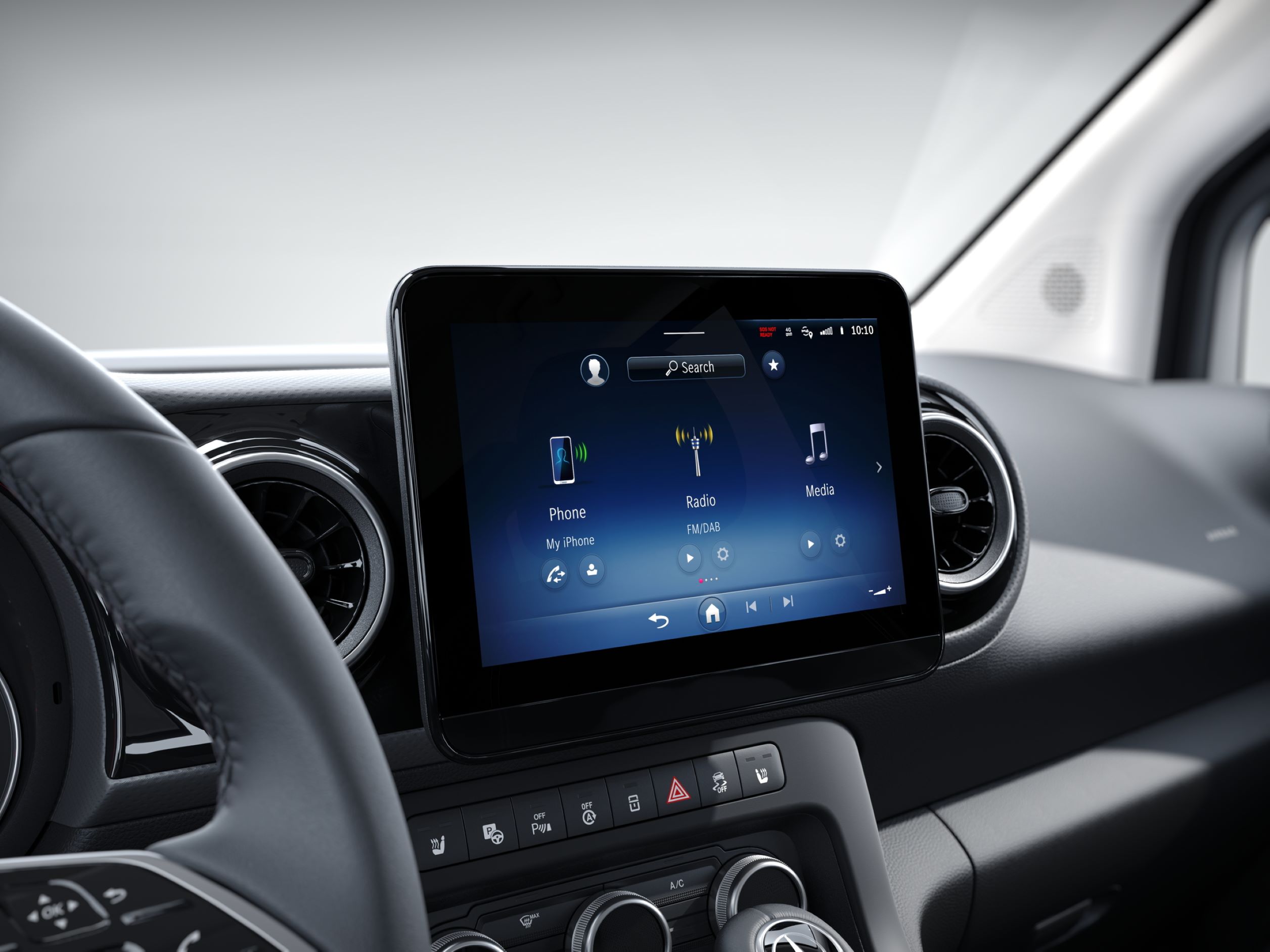 Personenbeförderung | Mercedes-Benz Das MBUX Multimediasystem für die Mercedes-Benz Transporter.