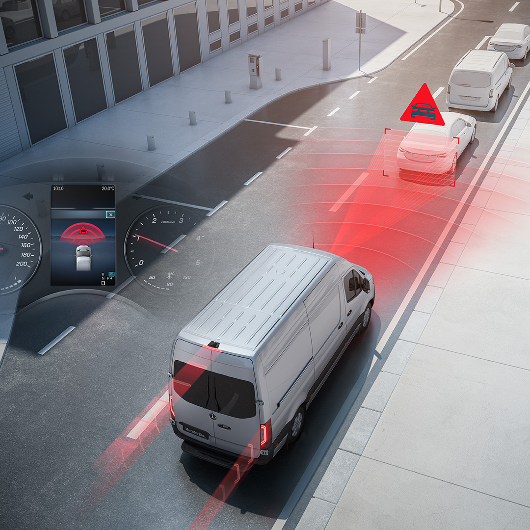 Fahrassistenzsysteme | Sprinter Kastenwagen | Mercedes-Benz Fahrassistenzsystem visualisiert im Straßenverkehr mit dem Mercedes-Benz Sprinter Kastenwagen.