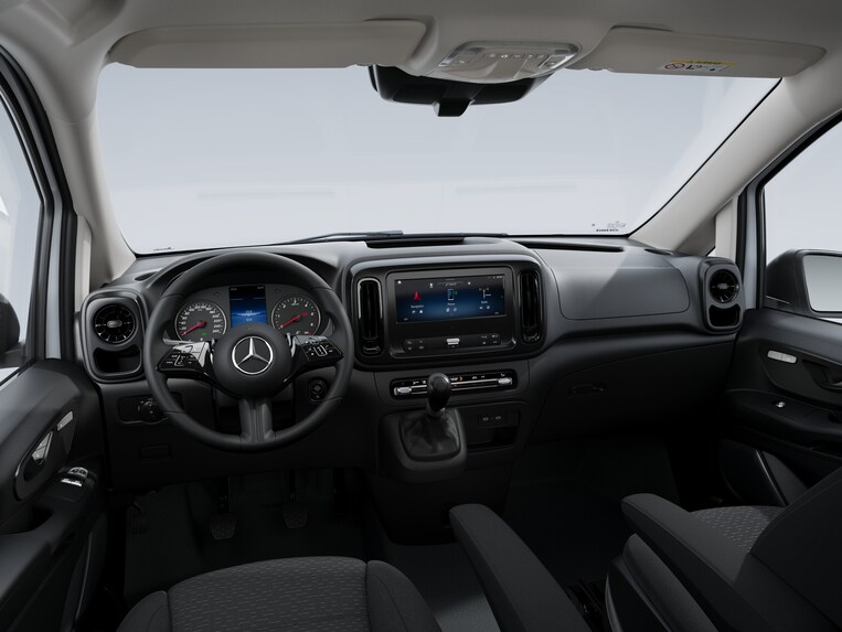 Das Cockpit aus der Fahrerperspektive mit der Line BASE im Vito Kastenwagen.