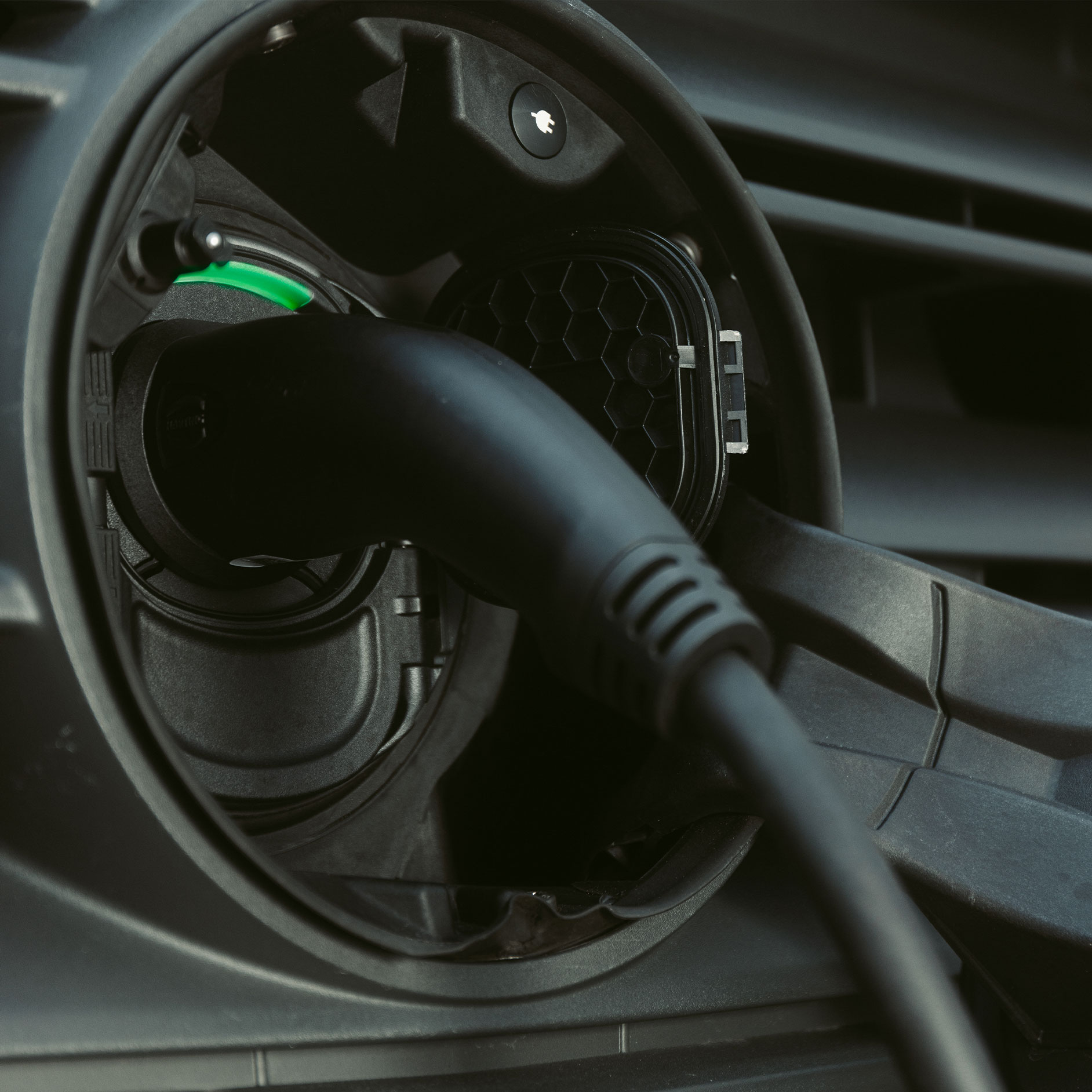 Nutzung | Laden | Mercedes-Benz Vans Laden mit der Mercedes-Benz Wallbox.