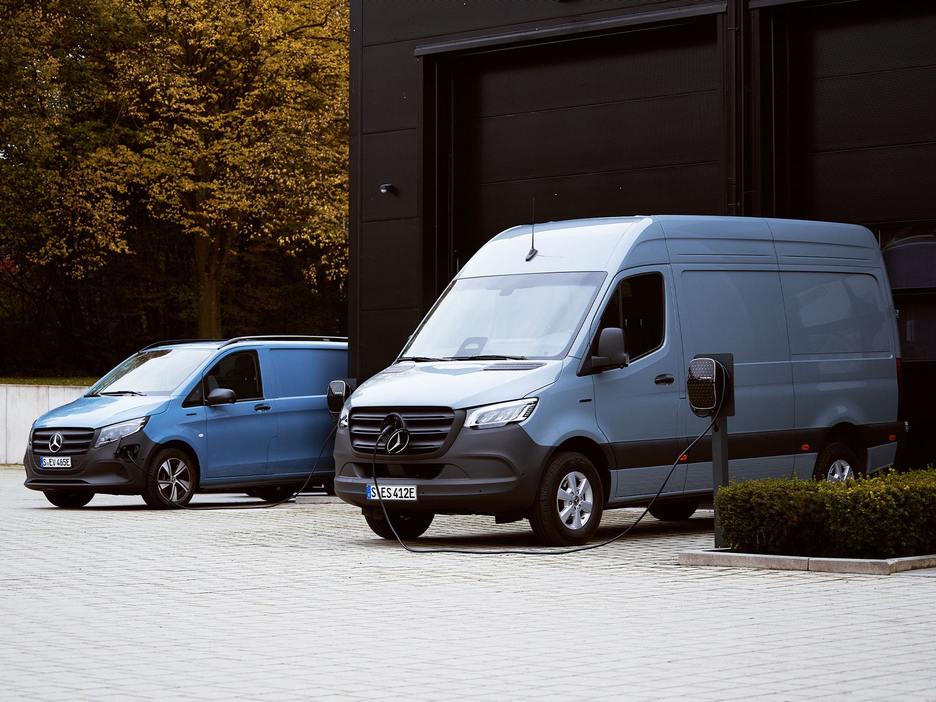 Laden auf dem Betriebshof | Laden | Mercedes-Benz Vans Laden auf dem Betriebshof für Mercedes-Benz Vans.