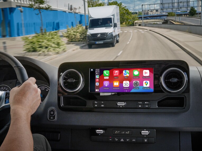 Zusätzliche Digitale Extras von Mercedes-Benz im MBUX Multimediasystem des Mercedes-Benz Sprinters.
