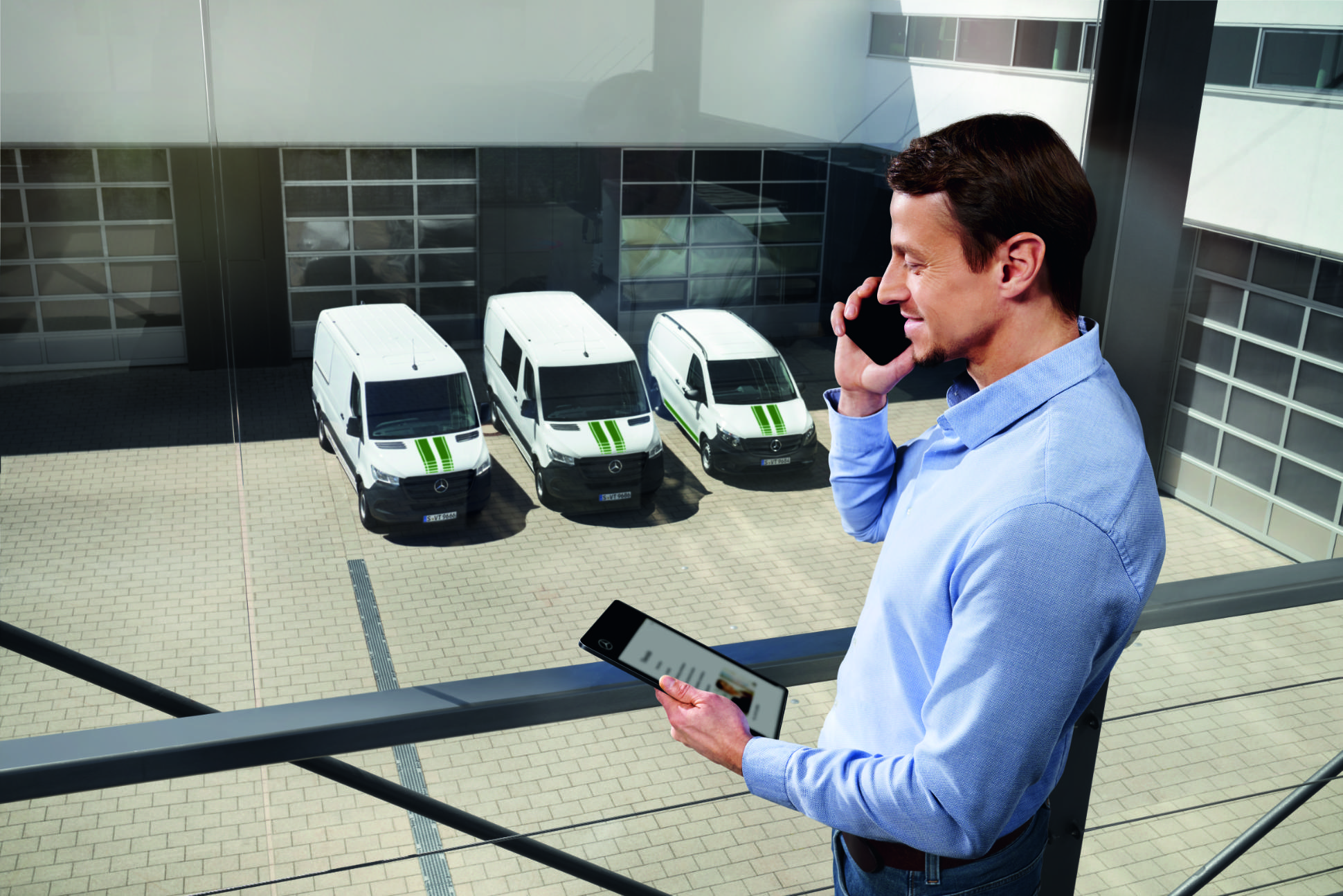 Wartungsmanagement | Digitale Extras | Mercedes-Benz Die Funktion Wartungsmanagement von Mercedes-Benz auf einem Smartphone.