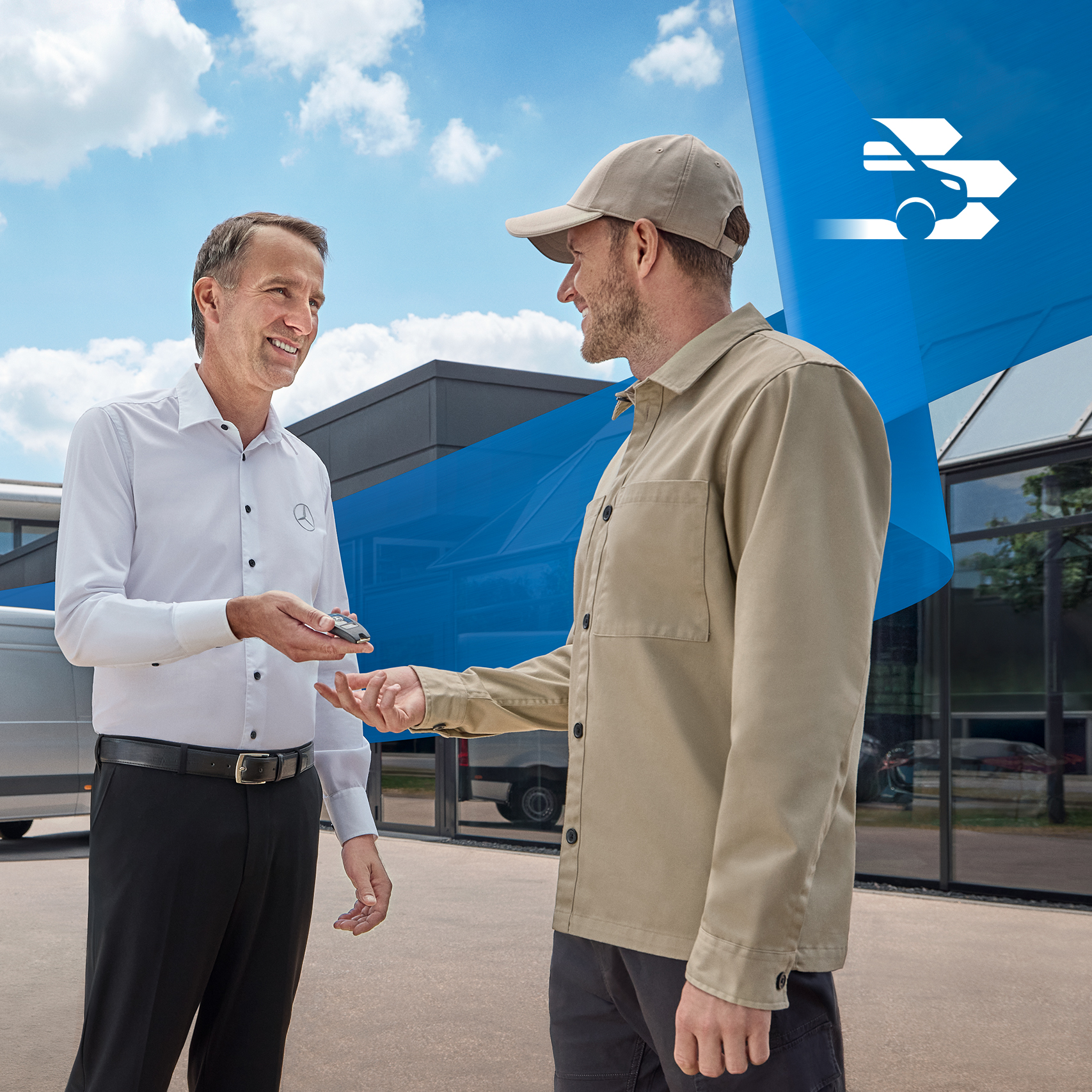 Übersichtsseite | Mercedes-Benz Transporter. Zwei Männer im Gespräch über den Mercedes-Benz Mobilitätsservice - einfache Übergabe und flexible Mobilitätslösungen für Kunden.