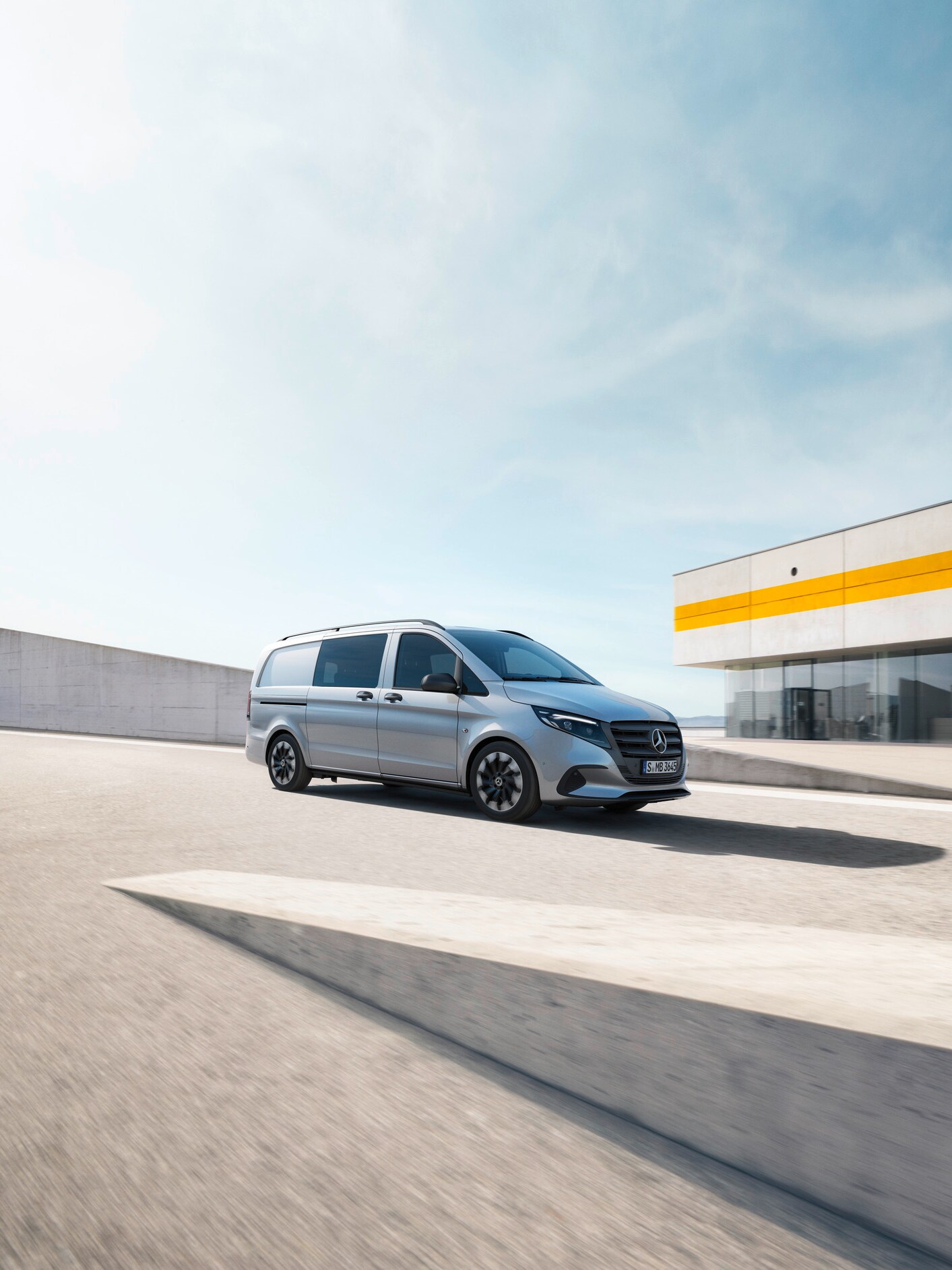 Der Vito Mixto auf einem Parkdeck.