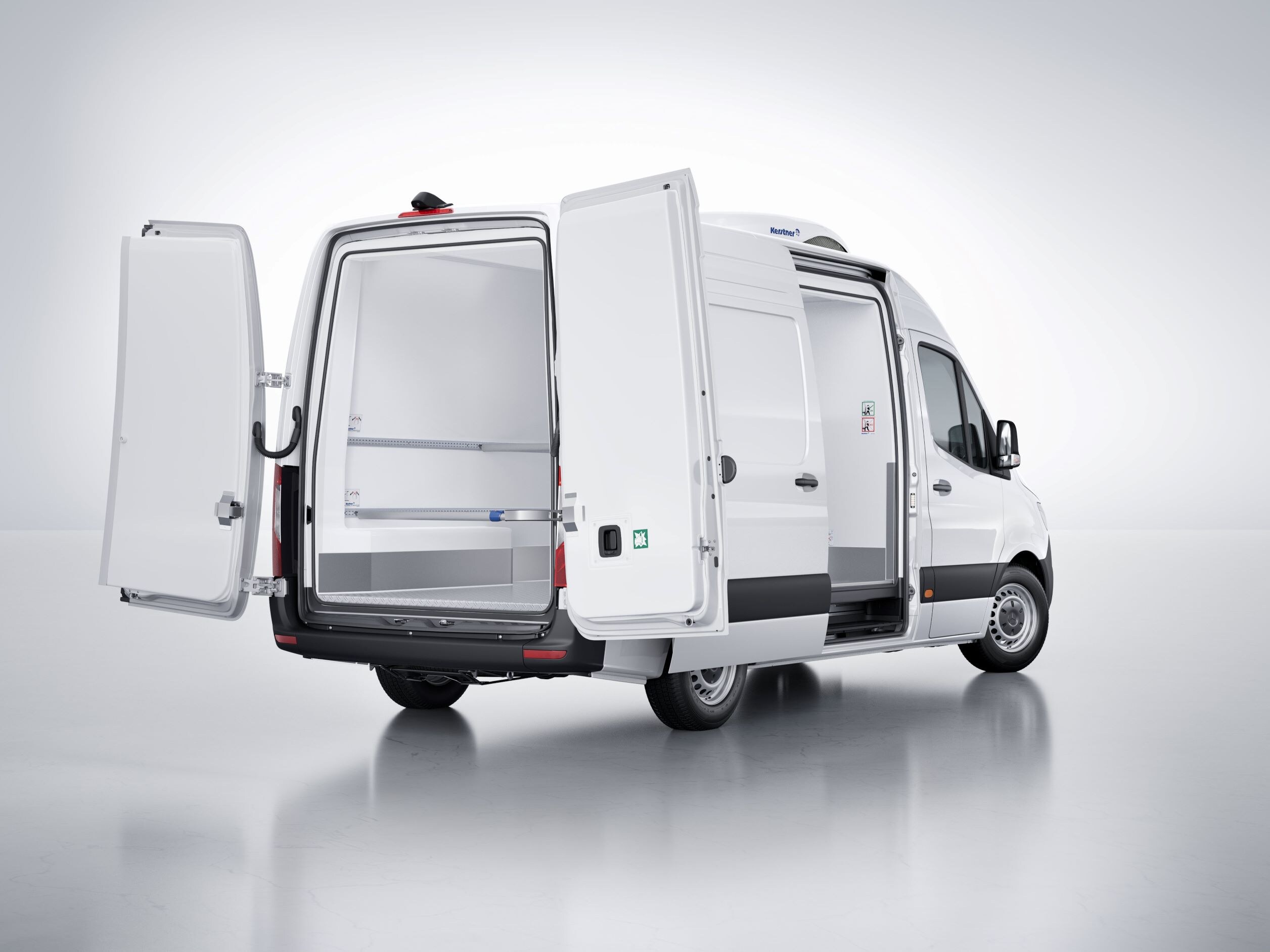 The Sprinter with isothermal-refrigerated integrated container.