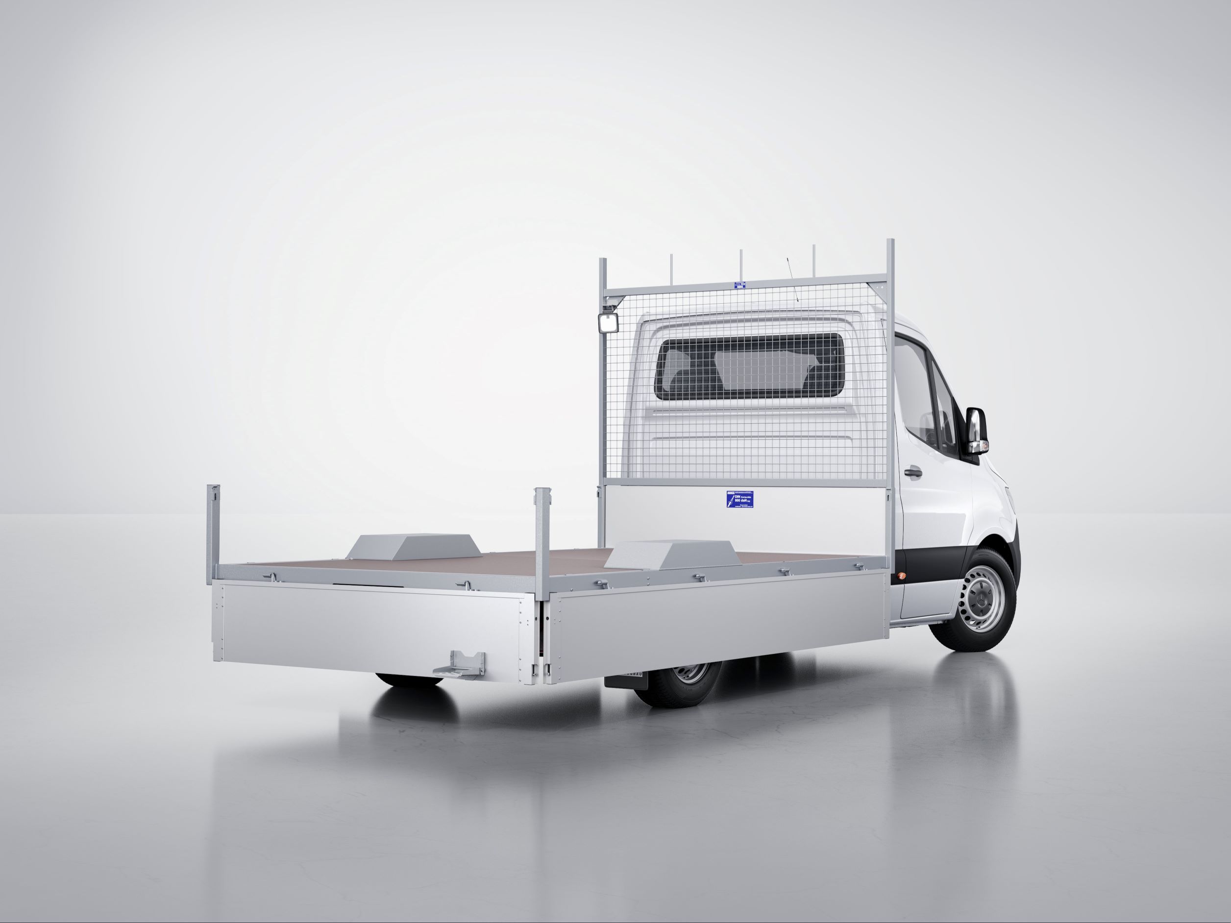 Aluminium-Bordwände I Sprinter mit Pritsche von Schutz I Mercedes-Benz The Sprinter with aluminium dropsides.